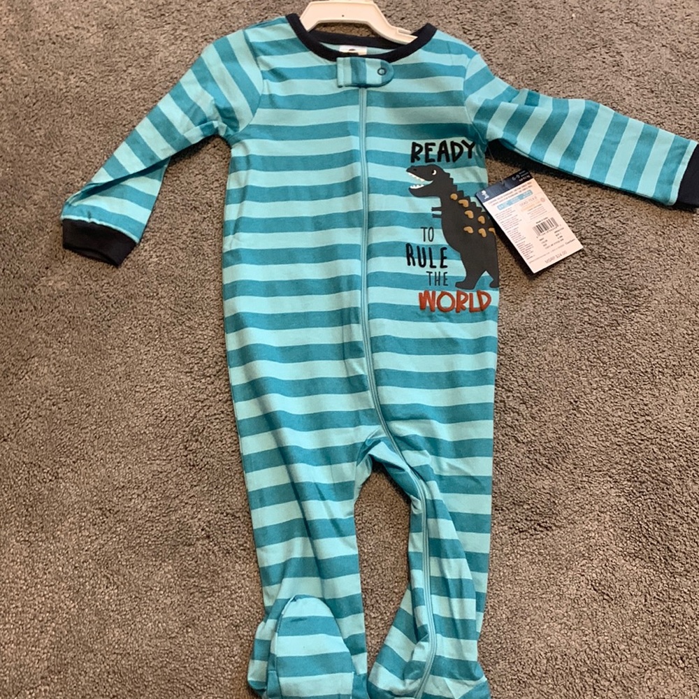 NWT Gerber 6-9 months zippie
